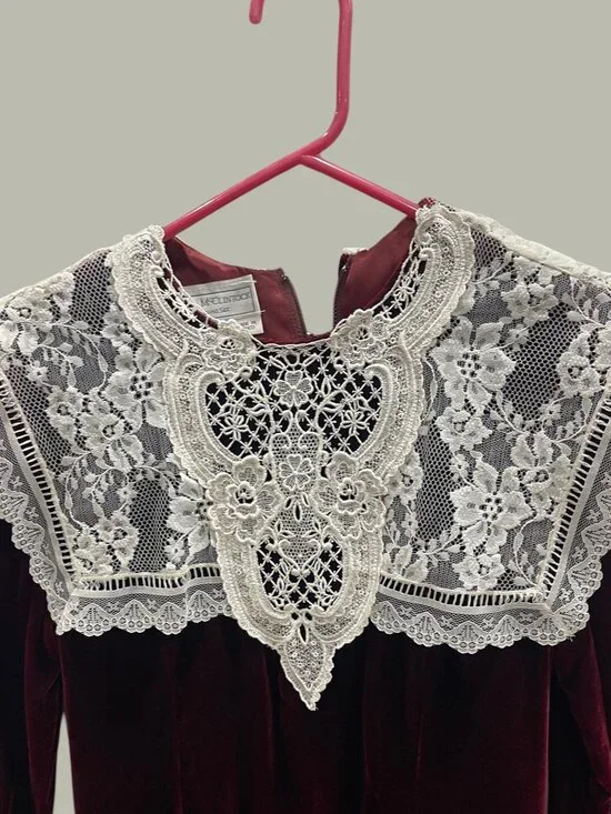 Vintage Gunne Sax Deep Burgundy Velvet Dress w Ivory Lace Yoke, Size Preteen 14 - Picture 5 of 6